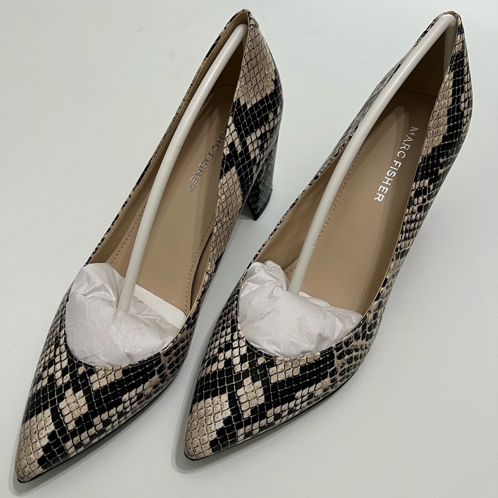Marc Fisher Snake Print Pointed Toe Pump - Size 6.5